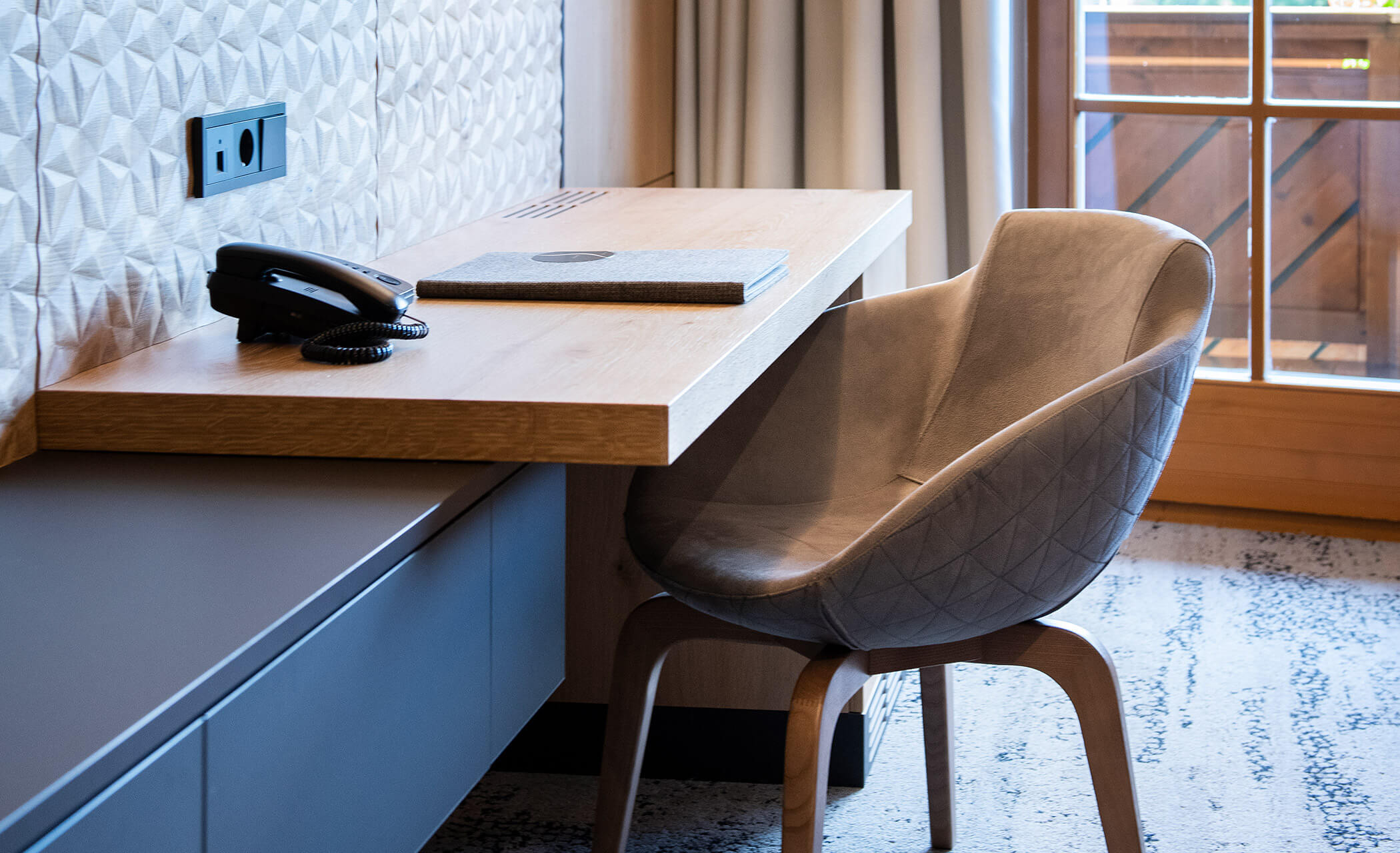 Camera doppia Latemar - Scrivania